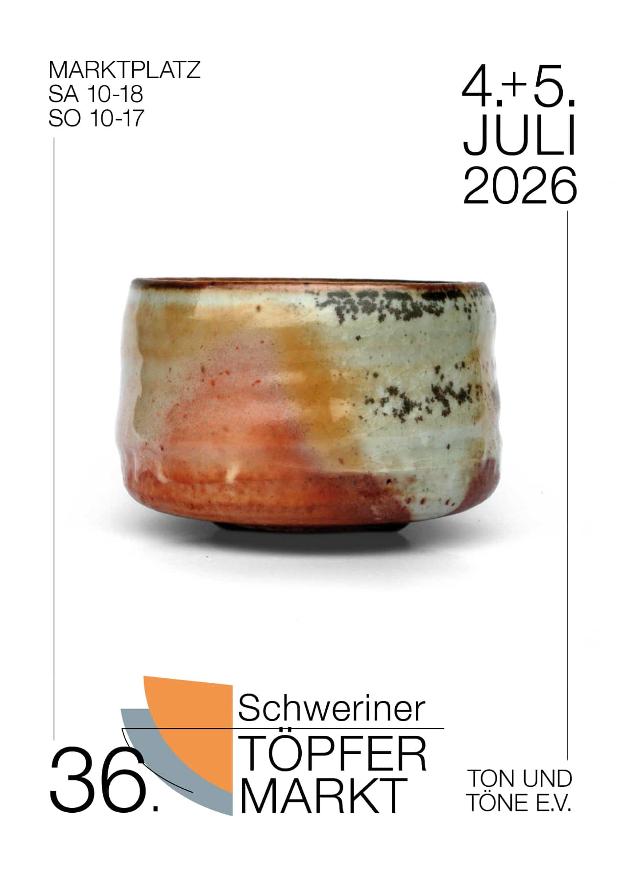 Stuhl mit Porzellanvase